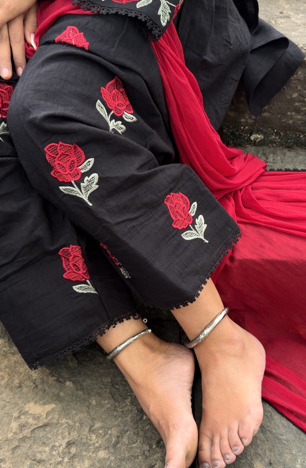Saiyaara Farshi Suit (Black Color) (IC376).
