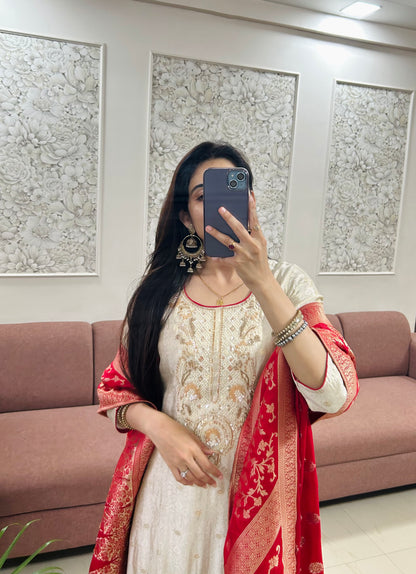 Surkh Farshi Salwar Suit (MK399).