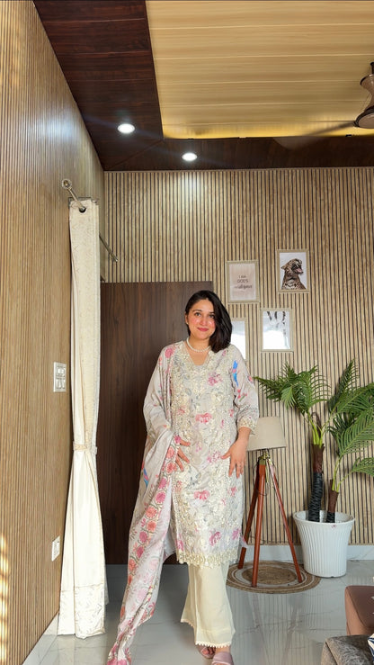 Floral Grace Kurta Set (GB346).