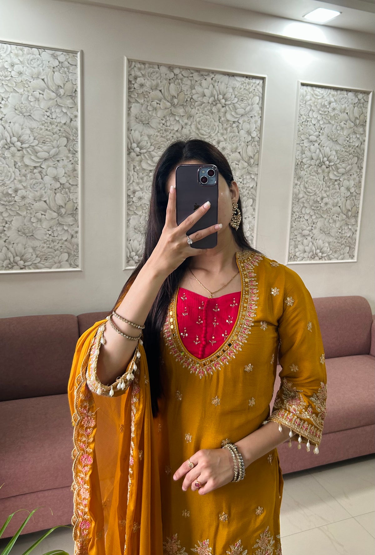 Kanak Chinnon Kurta Set (MK400).