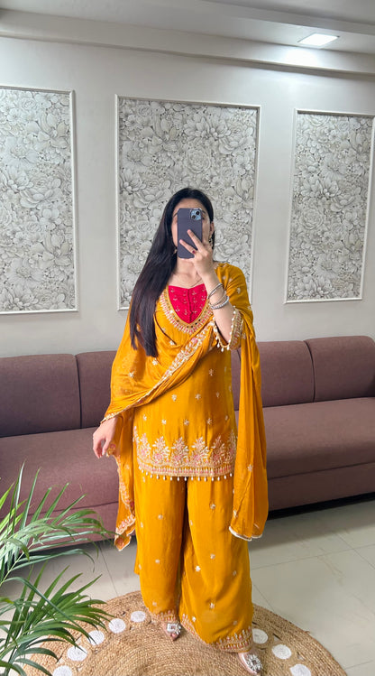 Kanak Chinnon Kurta Set (MK400).