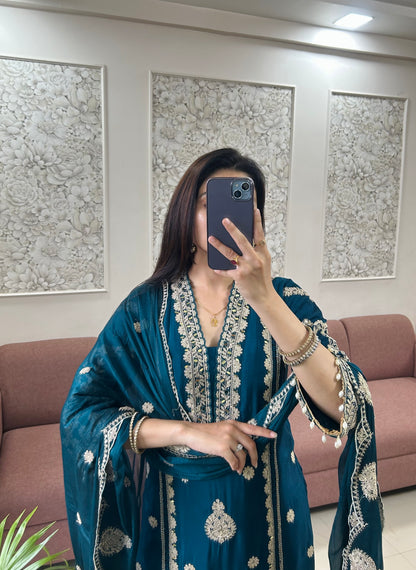 Noor Mahal Chinnon Kurta Set (GB401).
