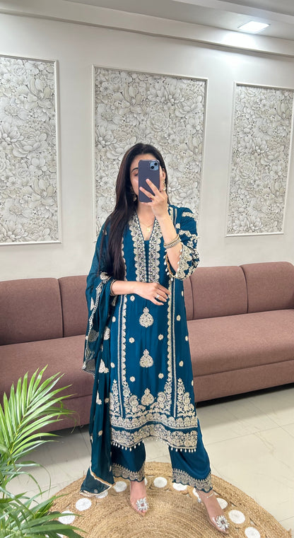 Noor Mahal Chinnon Kurta Set (GB401).