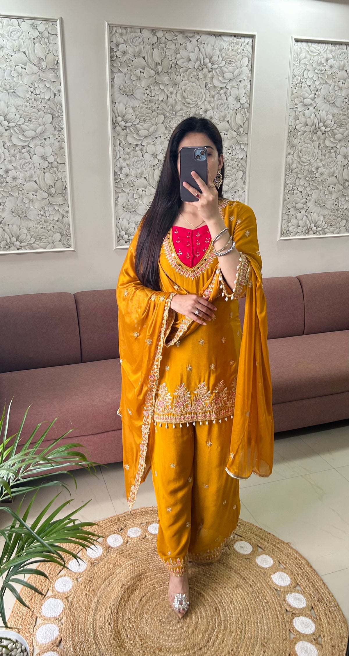 Kanak Chinnon Kurta Set (MK400).