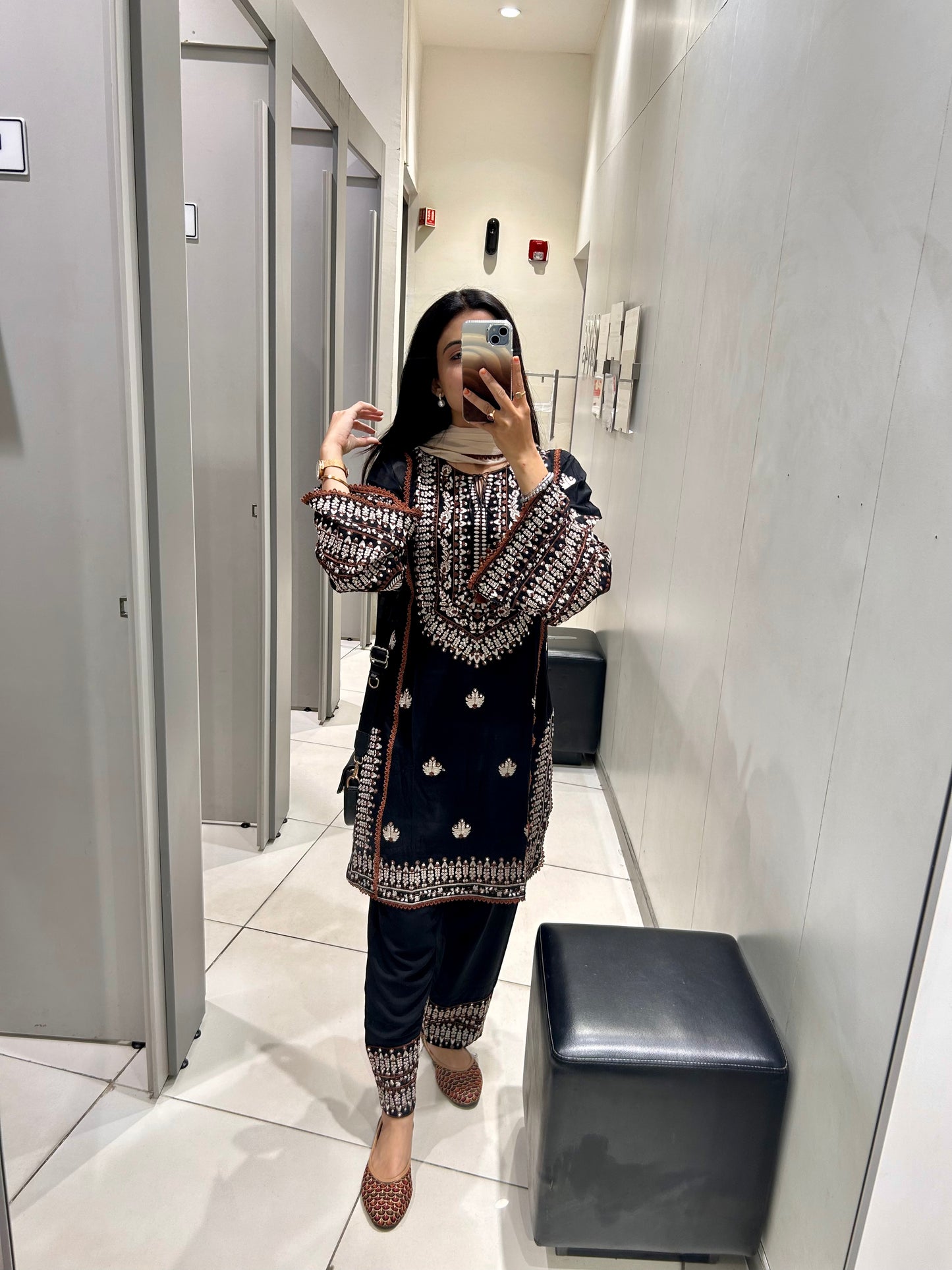 Afsana Farshi Kurta Set. (IC318)