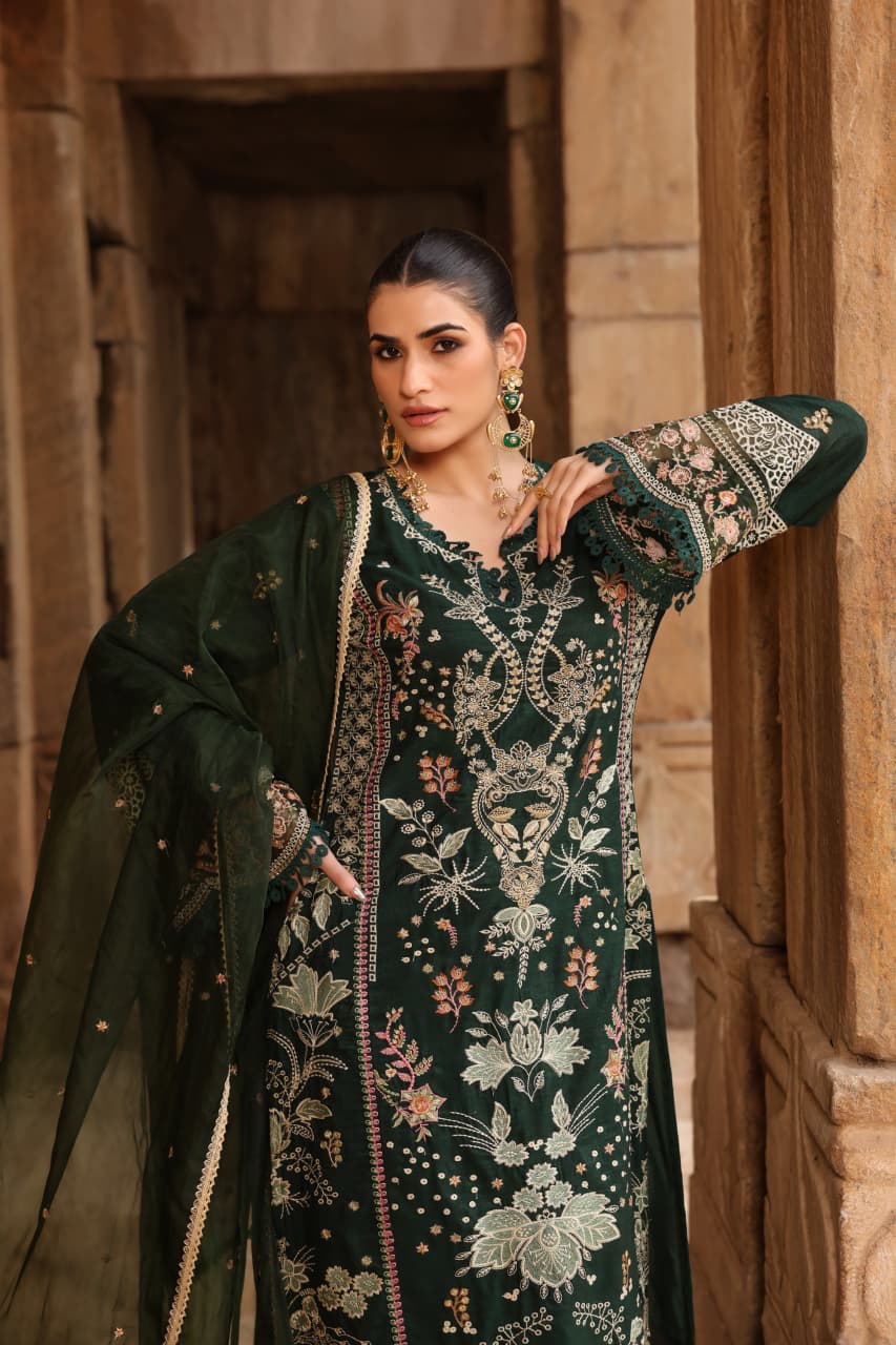 Noor-e-Ada Kurta Set (GB315)